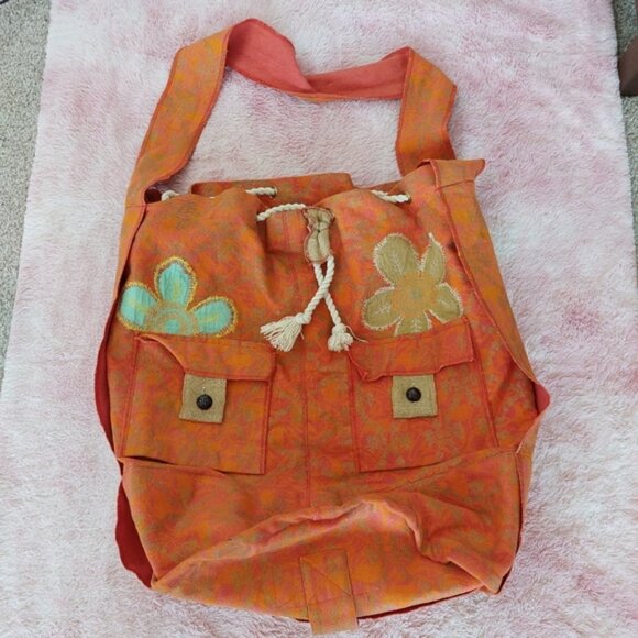 Edge Large Embroidered Bohemian Extendable Bucket Crossbody Bag - Picture 3 of 16